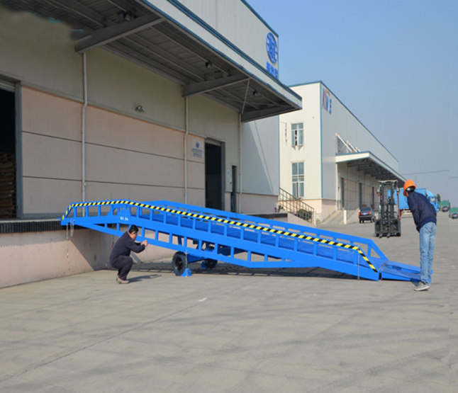 楚雄移动式登车桥应用
